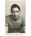 QUEUGNET Roger, coureur cycliste. Photographie noir et blanc, signée et dédicacée (G 4993)